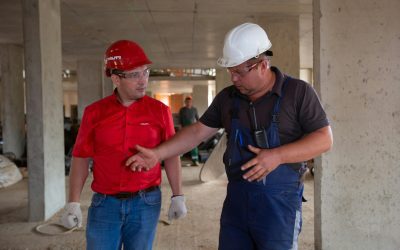 Kdaj je delodajalec dolžan delavca teoretično in praktično usposobiti za varno opravljanje dela?